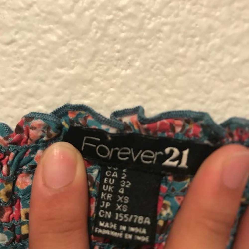 Flower Pattern Top - Picture 2 of 2